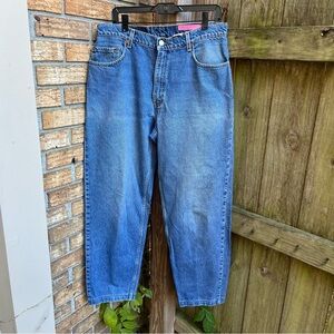 Vintage Levi's 560 Women's Loose Fit Tapered Leg Blue Jeans